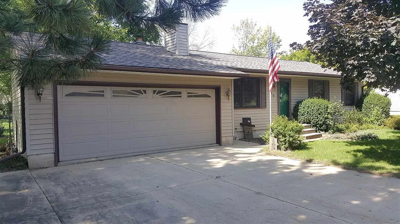 109 Shirley Ave photo 1