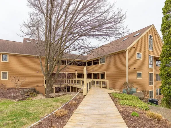 A7 Long Bay Point Dr, Galena, IL 61036