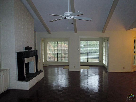 5th image of 315 Amberwood Cir