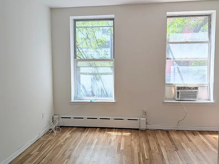 443 W 50th St #2W — Photo 4