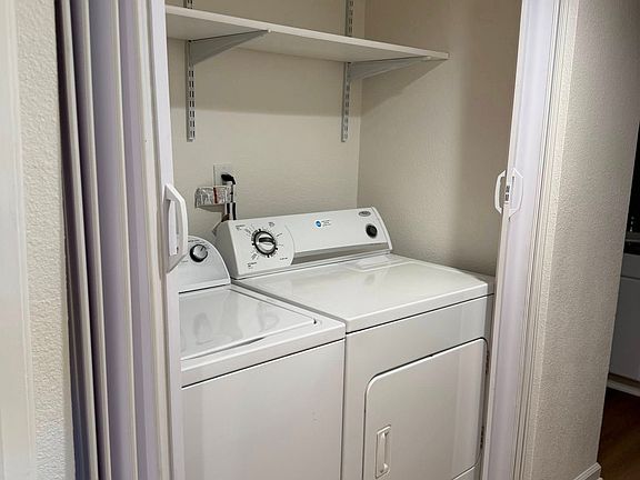 2nd image of 5009 Woodman Ave APT 116