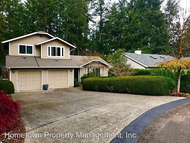 1st image of 4925 Delores Dr NE