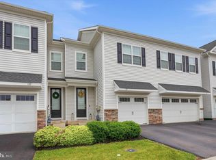 137 Golden Vale Dr, Royersford, PA 19468