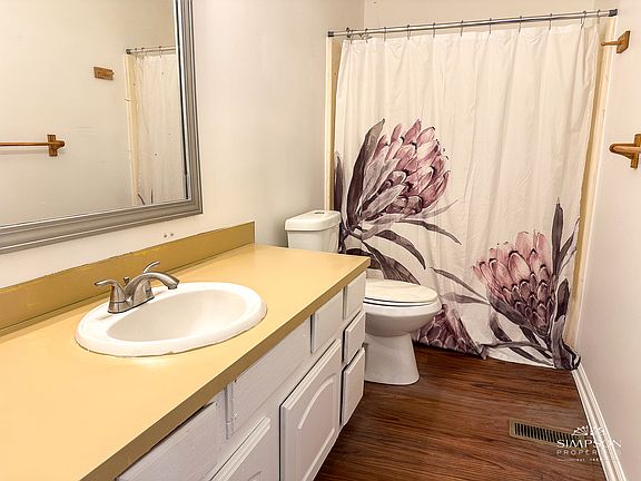 5th image of 7834 Briardale Dr
