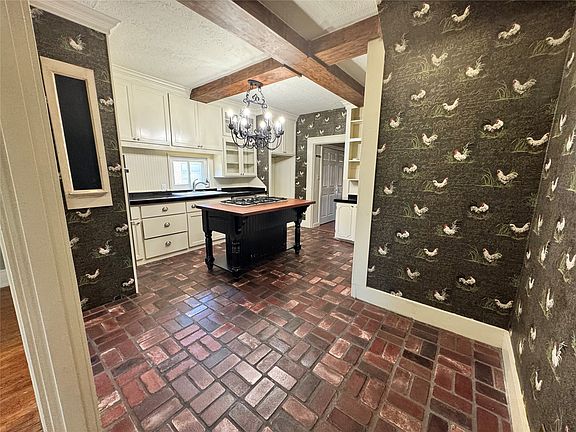 4th image of 1403 Bixby St