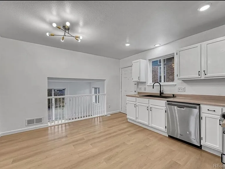 4240 S Ireland St — Photo 9
