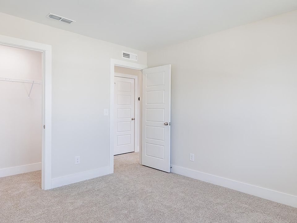 2nd image of 36 Gablestone Dr