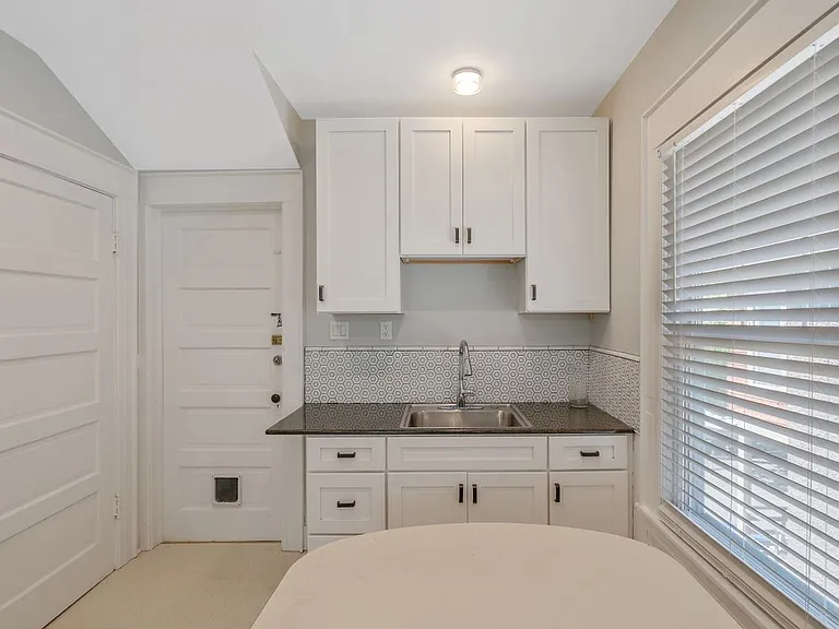 818 Maryland Ave — Photo 18