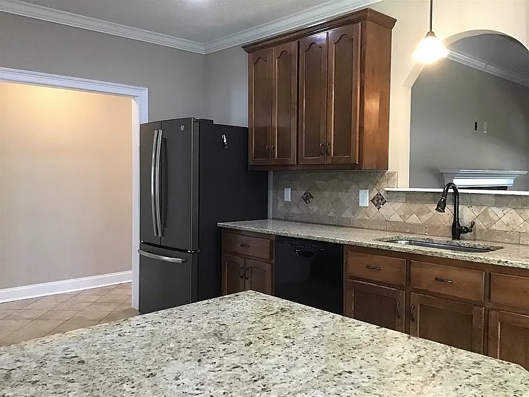 312 Loneoak Trl — Photo 14