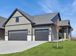 1024 Highland Trl, Solon, IA 52333