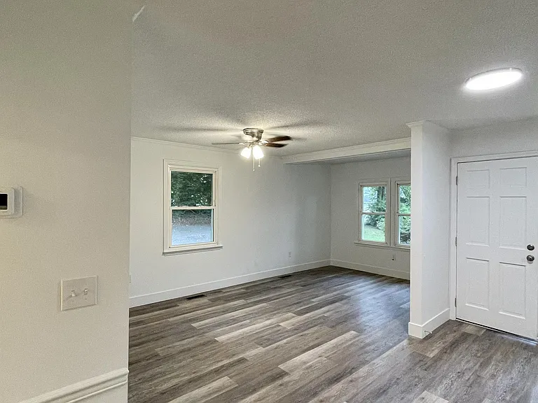 51 Allen Ave — Photo 3