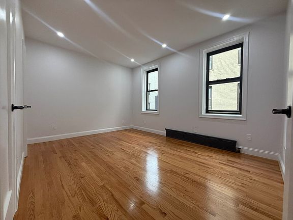 3rd image of 3405 34th St APT 3