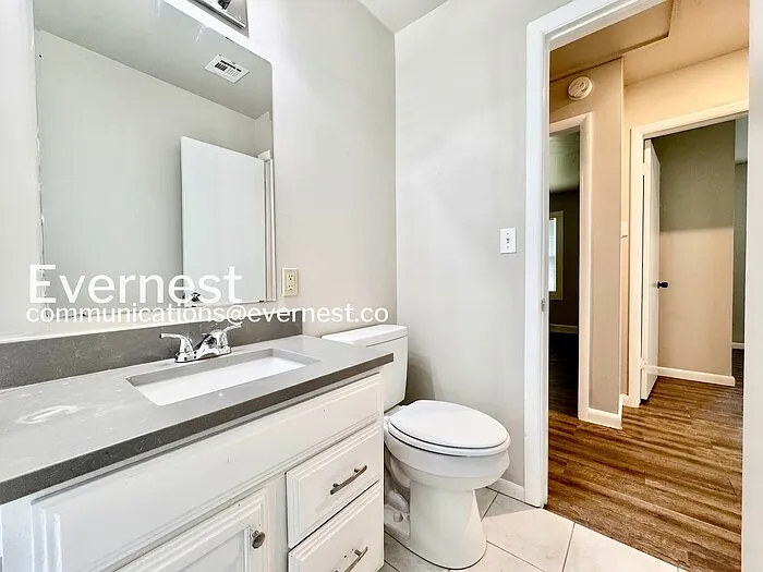802 N Birch St — Photo 13