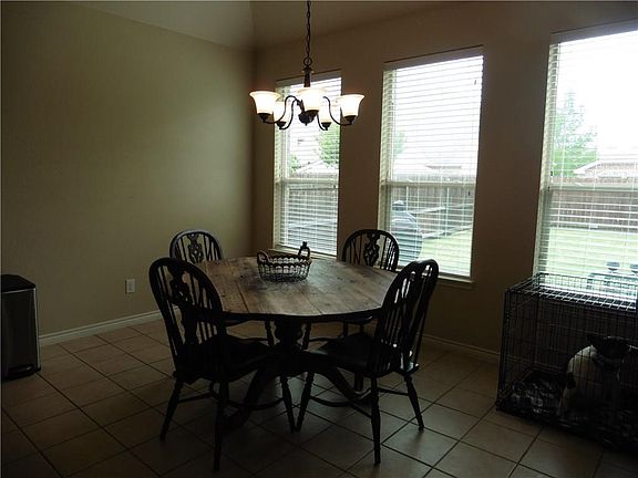 3rd image of 4206 Creek Hill Ln