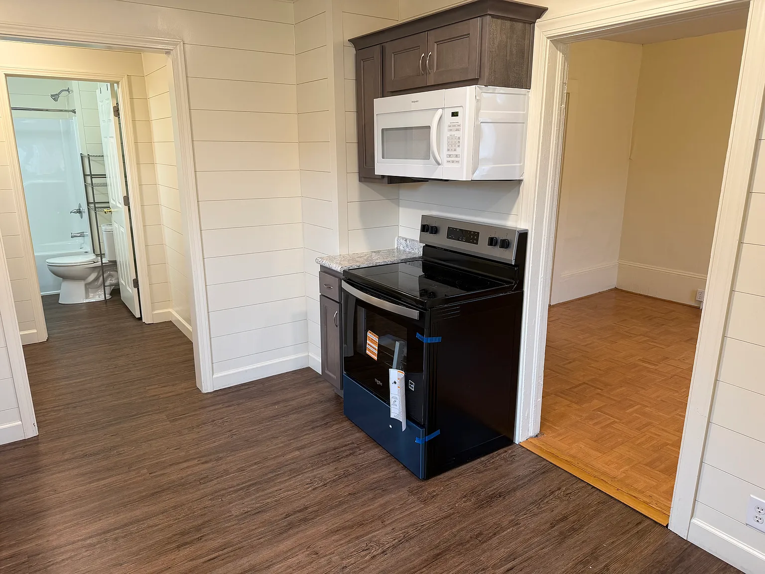 2 bed, 930 sqft, $1,300 — Photo 4