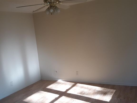 3rd image of 2433 Oxford St
