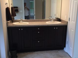 2 Bentbrook Cir, Webster, NY 14580