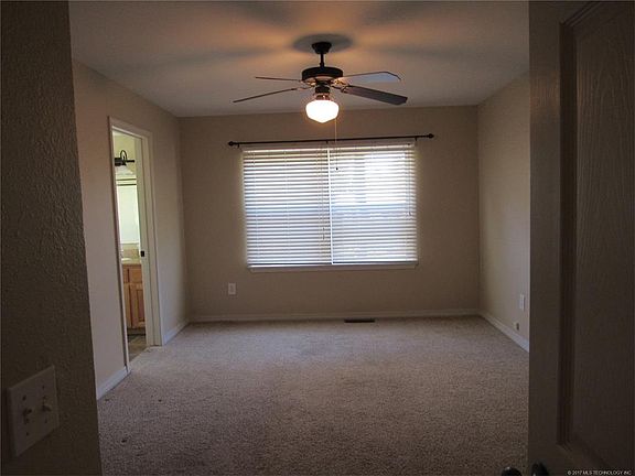 5th image of 1208 Jamestown Dr