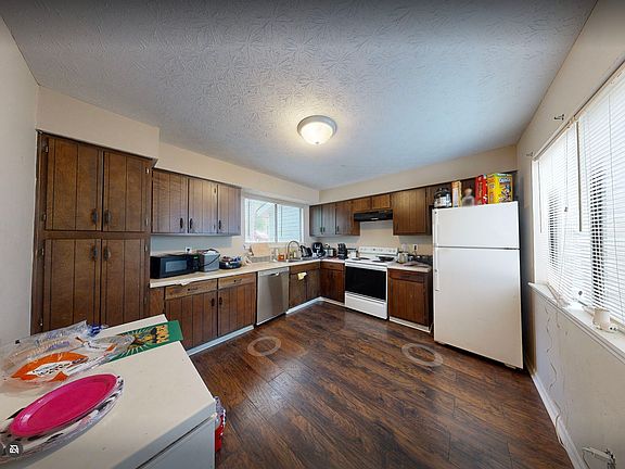 5th image of 8579 Creekwood Way