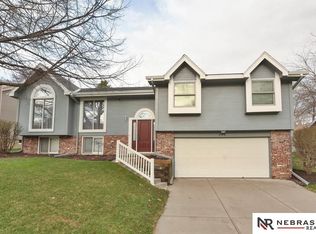 912 N 154th St, Omaha, NE 68154