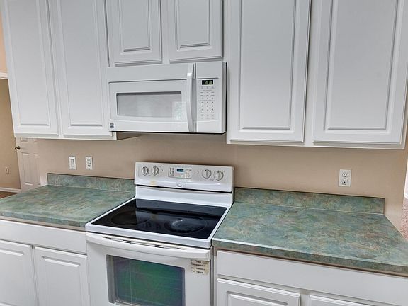 4th image of 55 Ramblewood Dr