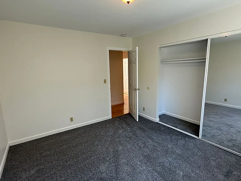 6252 Ridgemont Dr — Photo 13