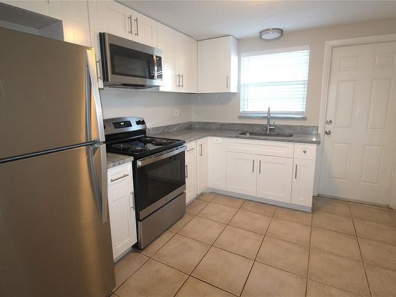 2nd image of 304 Colonia Ln #7
