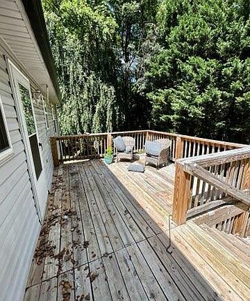 3rd image of 107 Boonsboro Dr APT B