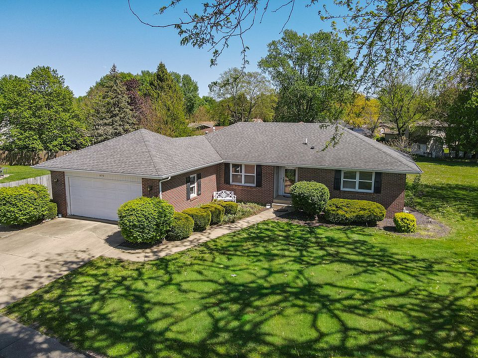 1st image of 690 Vicksburg Ct
