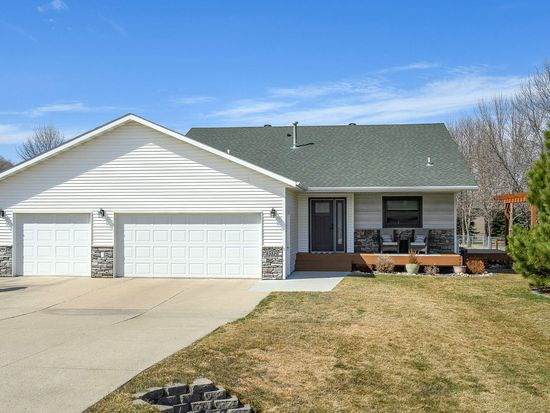 3532 Kingsford Rd, Bismarck, ND 58504