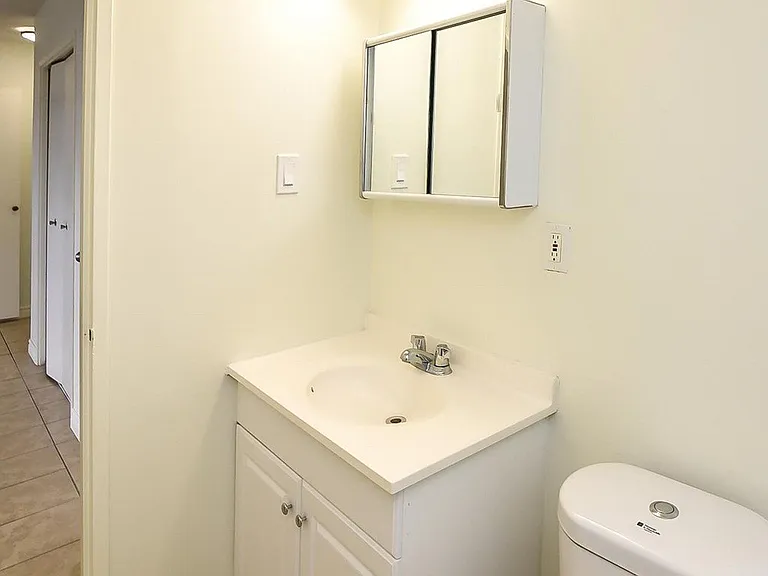 53 Water St N — Photo 12