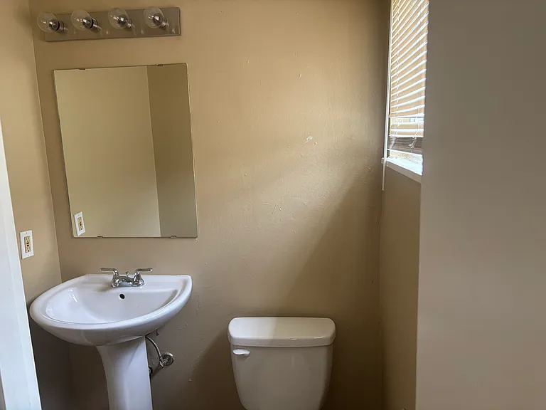 1511 Anita St — Photo 16