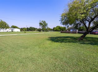 8916 Buttercup Ct, Alvarado, TX 76009