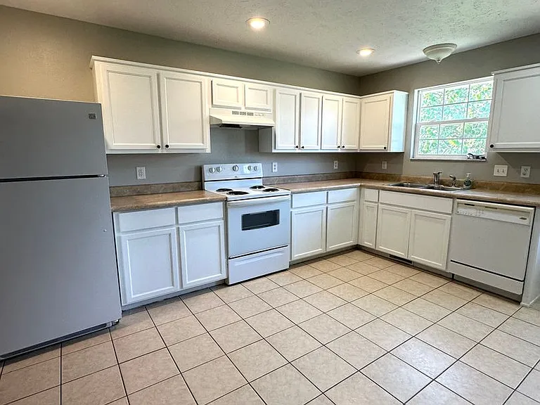 406 W Pawnee Ln — Photo 6