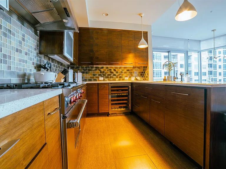 200 Congress Ave #11C — Photo 10