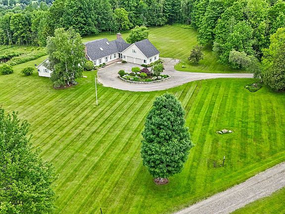 3rd image of 535 Willey Road