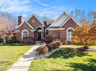 6170 Whitehills Lake Dr, East Lansing, MI 48823