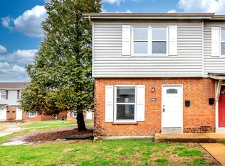 1016 Parkcrest Dr, Saint Charles, MO
