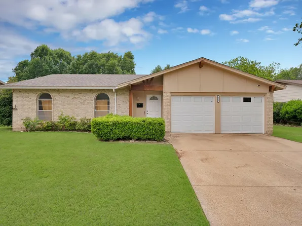 521 NW Ann Lois Ln, Burleson, TX 76028