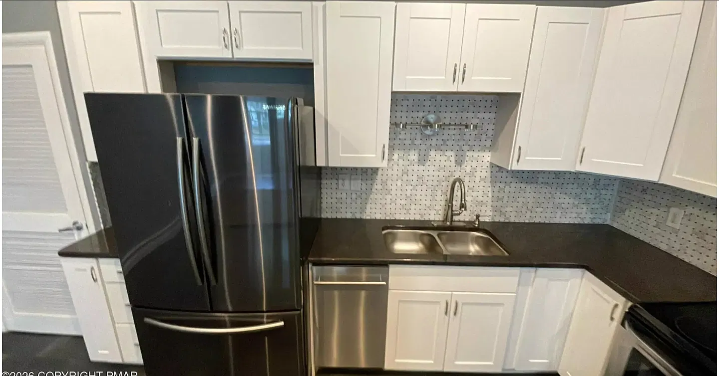 2 bed, 750 sqft, $1,800 — Photo 3