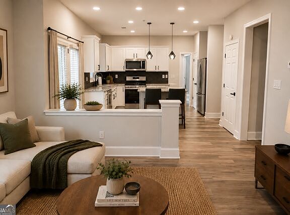 2nd image of 4644 Creekside Cv S
