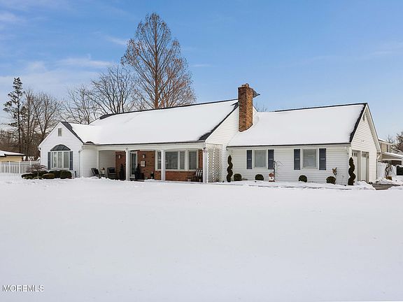3rd image of 46 Winchester Drive