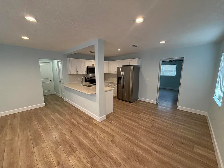 442 Winters St — Photo 11