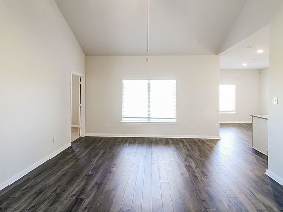 5th image of 405 Polly Grove Dr