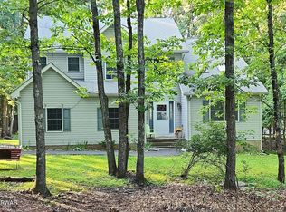 249 Pin Oak Rd, Stroudsburg, PA 18360
