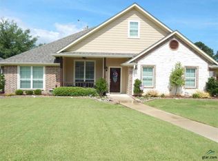 2042 Old Oak Dr, Tyler, TX 75703