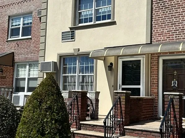 8876 16th Ave, Brooklyn, NY 11214