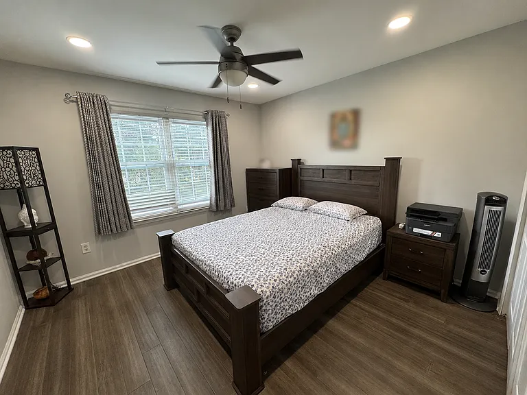 1203 Bayley Ct — Photo 5