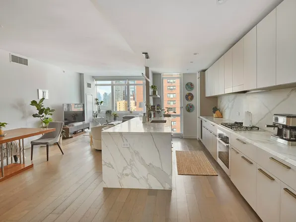 305 East 51st Street image 1 of 21