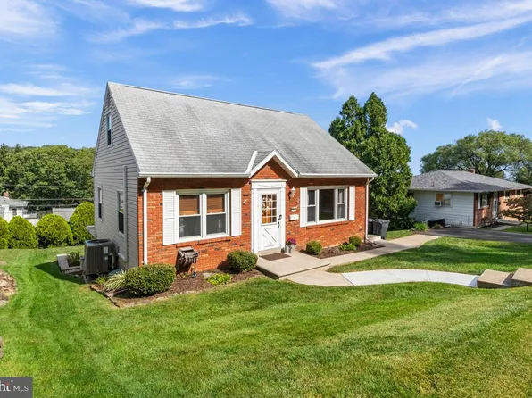 1371 Moravia St, Fountain Hill, PA 18015